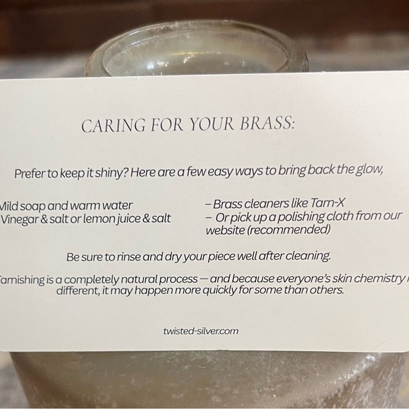 Elegant Gold Hoop Earrings - Picture 5 of 5